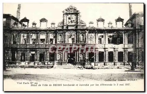 Cartes postales Hotel de Ville de Reims Bombarde et incendie par les Allemands le 3 mai 1977 Militaria