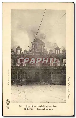 Cartes postales Reims Hotel de Ville en feu Militaria