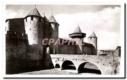 Ansichtskarte AK Carcassonne la Cite Entree du Chateau les fosses