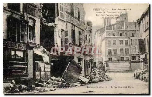 Ansichtskarte AK Verdun Rue Beaurepaire apres le bombardement Militaria