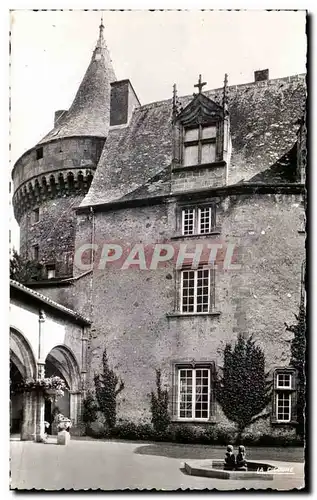 Ansichtskarte AK Boisy Pres Roanne Chateau De Jacques Coeur La Cour d&#39Honneur Et La Tour Francois
