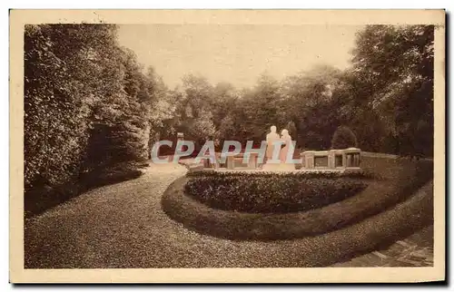 Ansichtskarte AK Le Jardin des Buissonnets Le Monument Lisieux