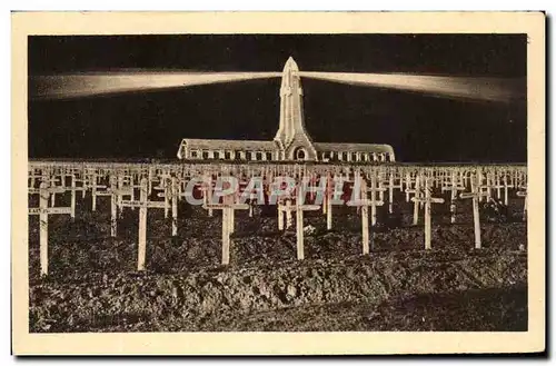 Cartes postales Ossuaire Et Phare De Douaumont Militaria