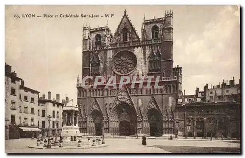 Cartes postales Lyon Place et Cathedrale Saint Jean