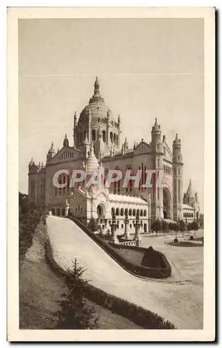 Ansichtskarte AK La Basilique De Lisieux Perspective de I&#39entree du Parvis