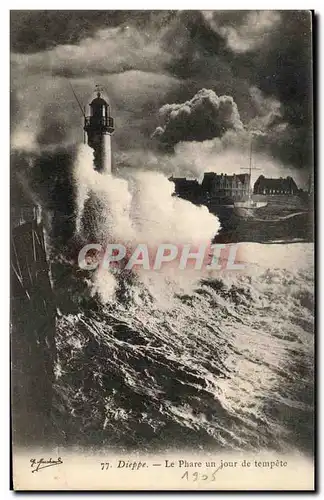 Ansichtskarte AK Dieppe Le Phare un jour de tempete