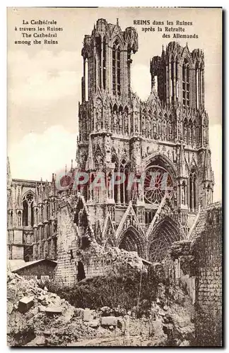 Cartes postales La Cathedrale A Travers Les Ruines Militaria