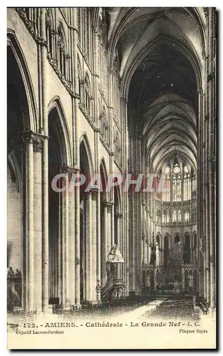 Cartes postales Amiens Cathedrale La Grande Nef