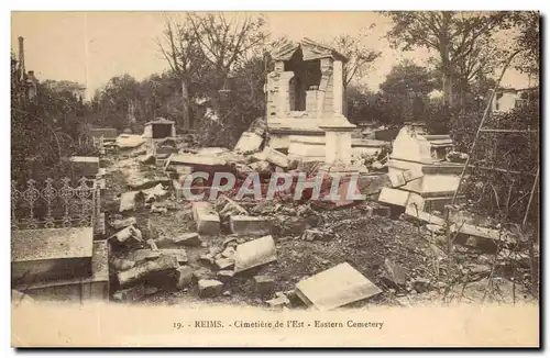 Cartes postales Reims Cimetiere de I&#39Est Militaria