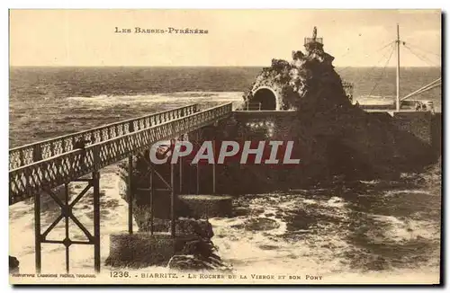 Cartes postales Biarritz Le Rocher De La Vierge Et Son Port