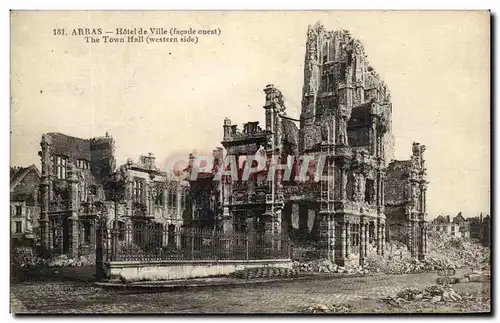 Cartes postales Arras Hotel de Ville Militaria