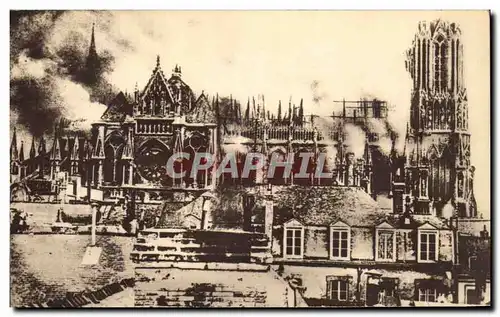 Cartes postales Reims La Cathedrale incendiee Militaria