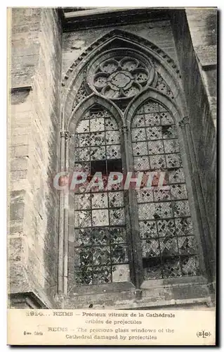 Cartes postales Reims Precieux vitraux de la Cathedrale Cribles de Projectiles