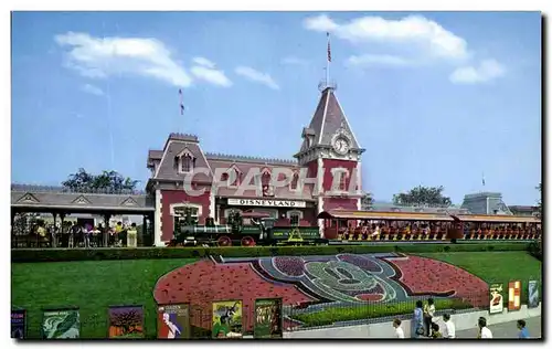 Cartes postales moderne Disneyland The Magic Kingdom Quests Entering The Magic Kingdom