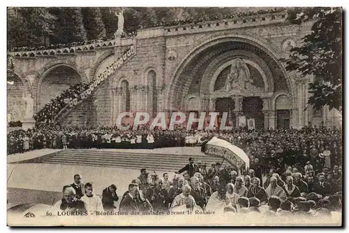 Ansichtskarte AK Lourdes Benediction des malades devant le Rosaire