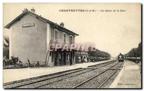 Ansichtskarte AK Chartrettes Les Quais de la Gare Train