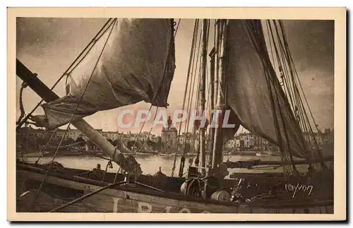 Cartes postales La Rochelle Une Coin du Port Bateau