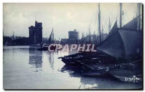 Cartes postales La Rochelle The Way out of the harbour Bateaux