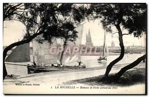 Cartes postales La Rochelle Bateaux De pehce sortant du port