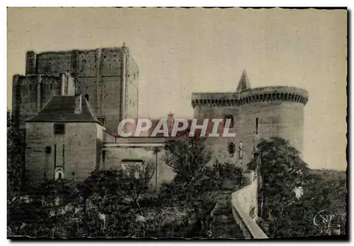 Ansichtskarte AK Loches Restes de l&#39Ancienne forteresse aujourd hui prison