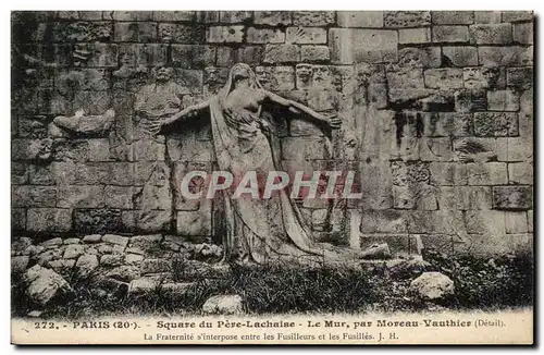 Cartes postales Paris Square du Pere lachaise Le Mur par Moreau Vauthier La Fraternite