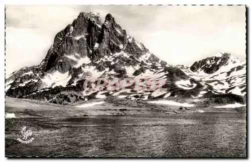 Ansichtskarte AK Les Pyrenes Le Pic du Midi d&#39Ossau et les Lacs