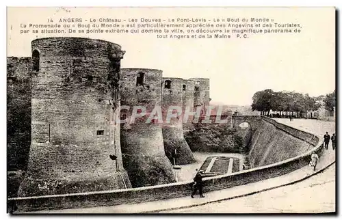 Cartes postales Angers Le Chateau Les Douves Le Pont Levis le Bout du Monde