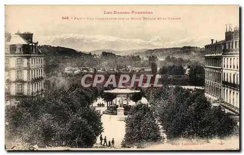 Cartes postales Les Basses Pyrenees Pau Vue Sur La Place Royale et la chaine