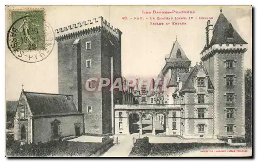 Cartes postales Les Hautes Pyrenees Pau Le chateau Henri IV Donjon Facade et entree