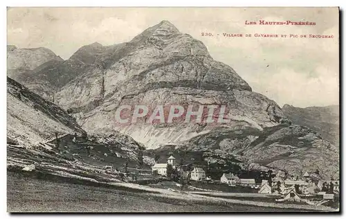 Ansichtskarte AK Les Hautes Pyrenees Village De Gavarnie Et Pic De Secugnac