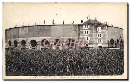 Ansichtskarte AK Bayonne Arenes Des courses De Taureaux Corrida