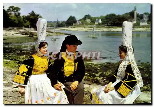 Cartes postales moderne La Bretagne Pittoresque La Coprnouille Costumes Bigoudens