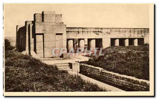 Cartes postales La Tranchee des Baionnettes Vue exterieure Militaria