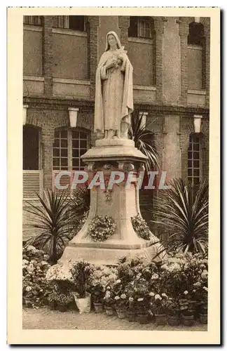 Cartes postales La statue de Therese Lisieux