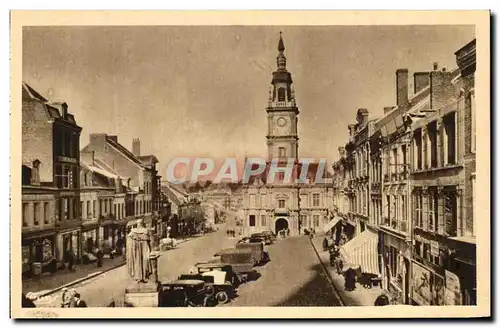 Cartes postales Le Cateau Grand Place et Hotel de Ville