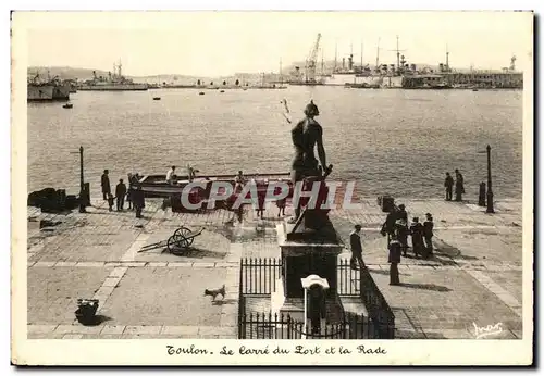 Ansichtskarte AK Toulon Le Carre Du Port Et La Rade Bateaux