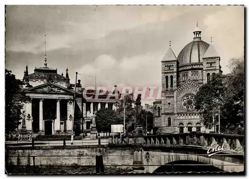 Cartes postales Strasbourg Eglise saint Pierre Le Jeune Et Palais De Justice