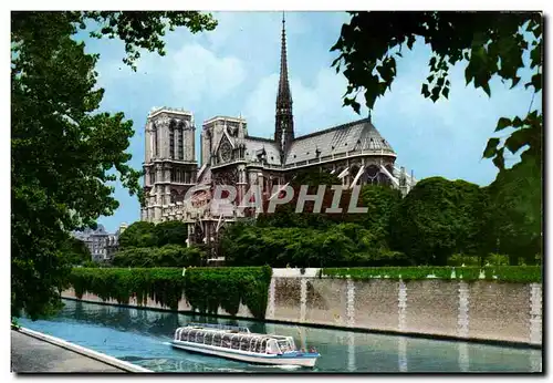 Cartes postales moderne Paris La Cathedrale Notre dame De Paris Et Vedette sur La Seine