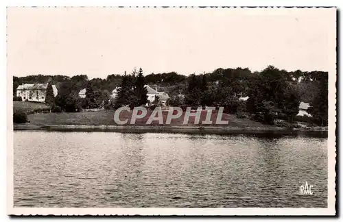 Cartes postales moderne Viam Correze Le Bourg et le Lac