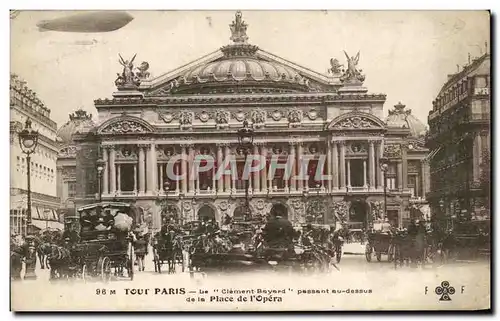 Cartes postales Tour Paris Le Clement Bayerd passant au dessus de la Place de l&#39opera Zeppelin Dirigeable