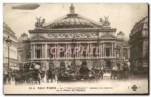 Cartes postales Tour Paris Le Clement Bayerd passant au dessus de la Place de l'opera Zeppelin Dirigeable