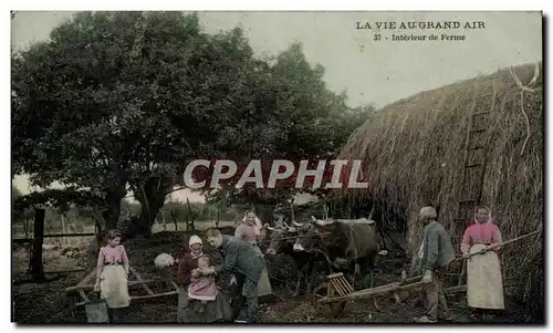 Ansichtskarte AK La Vie Au Grand Air Interieur de Ferme Folklore