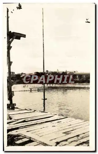 CARTE PHOTO Cour d&#39eau Village dans le lointain