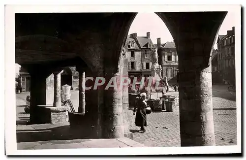 Cartes postales moderne Carentan Un Coin Pittoresque de la place de la Republique