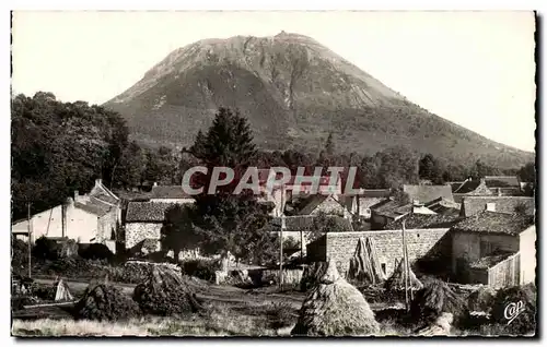 Cartes postales moderne Village de la Haute Auvergne Laschamps au Pied du Puy De Dome