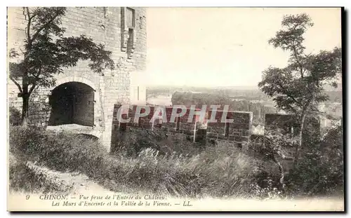 Cartes postales Chinon vue Prise de l&#39Entree du Chateau Les Murs d&#39Enceinte et la Vallee de la Vienne