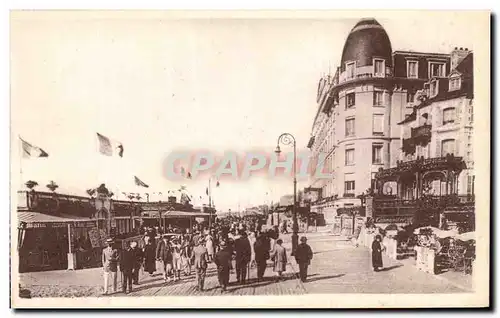 Cartes postales Trouville Le Reine De Plages Le Chemin De Planches Et le Trouville Palace