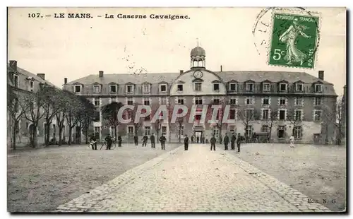 Ansichtskarte AK Le Mans La Caserne Cavaignac Militaria