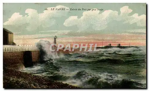 Cartes postales La Havre Entree du Port par gros temps Bateau