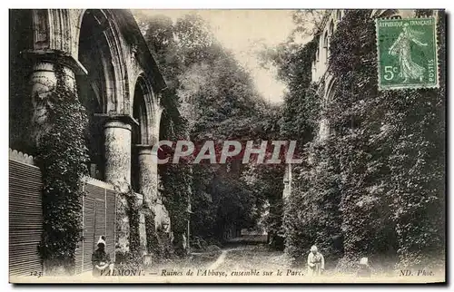 Cartes postales Valmont Ruines de l&#39Abbaye ensemble sur le Parc